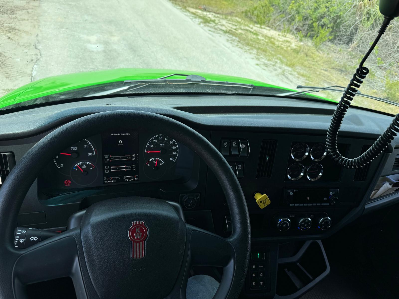 Kenworth T480 (6)